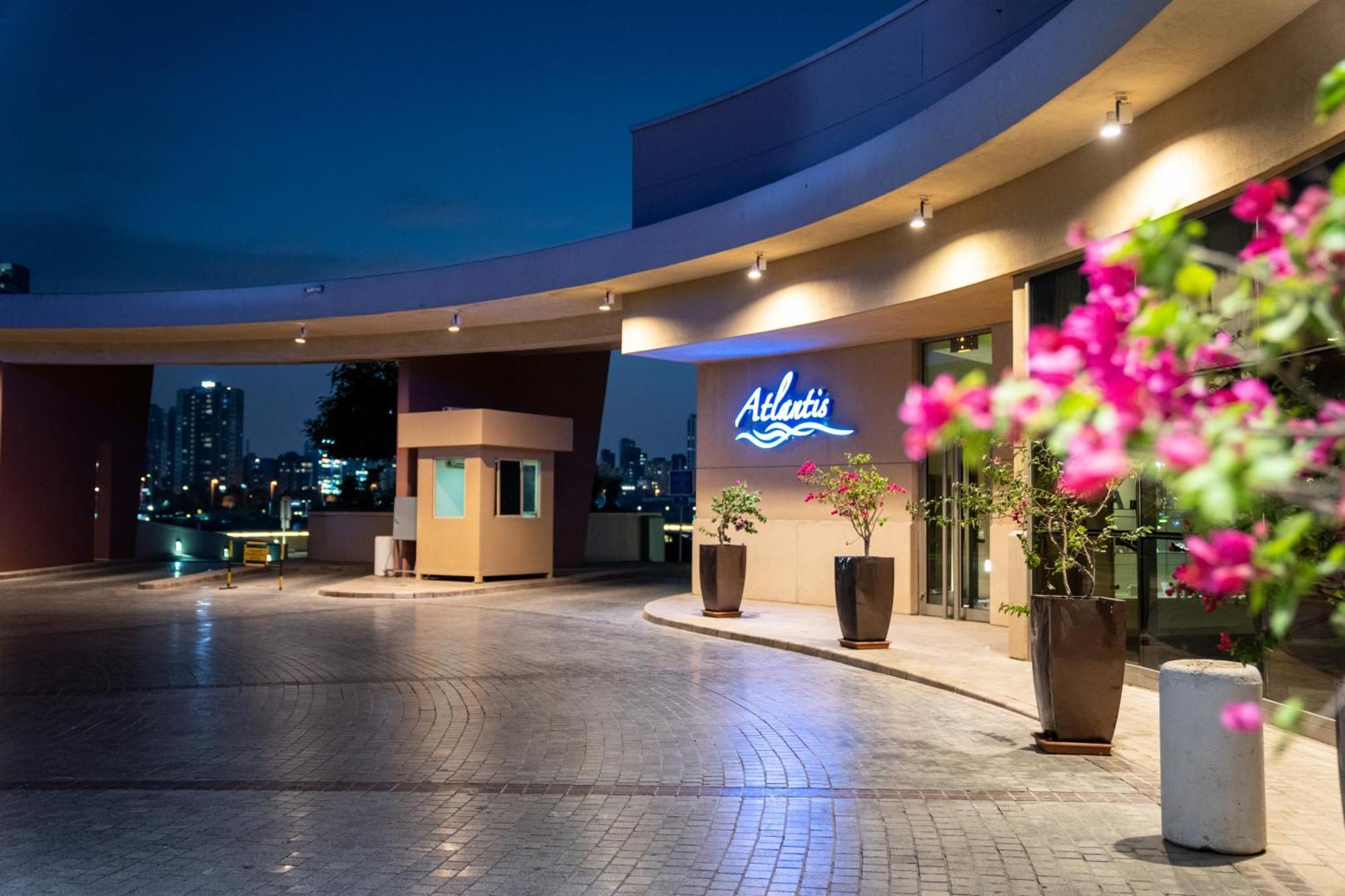 Marina Hotel Kuwait City Exteriér fotografie Adagio Premium Bangkok